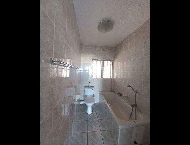 1 BEDROOM APARTMENT FOR SALE IN MARGATE BEACH